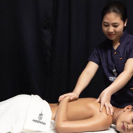 Novotel Chennai Sipcot 외부 사진 Thai massage