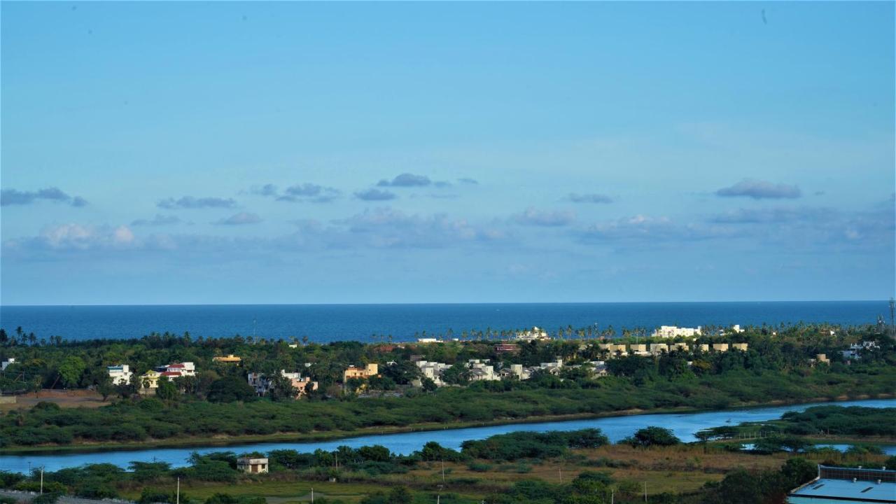 Novotel Chennai Sipcot 외부 사진 View of the town