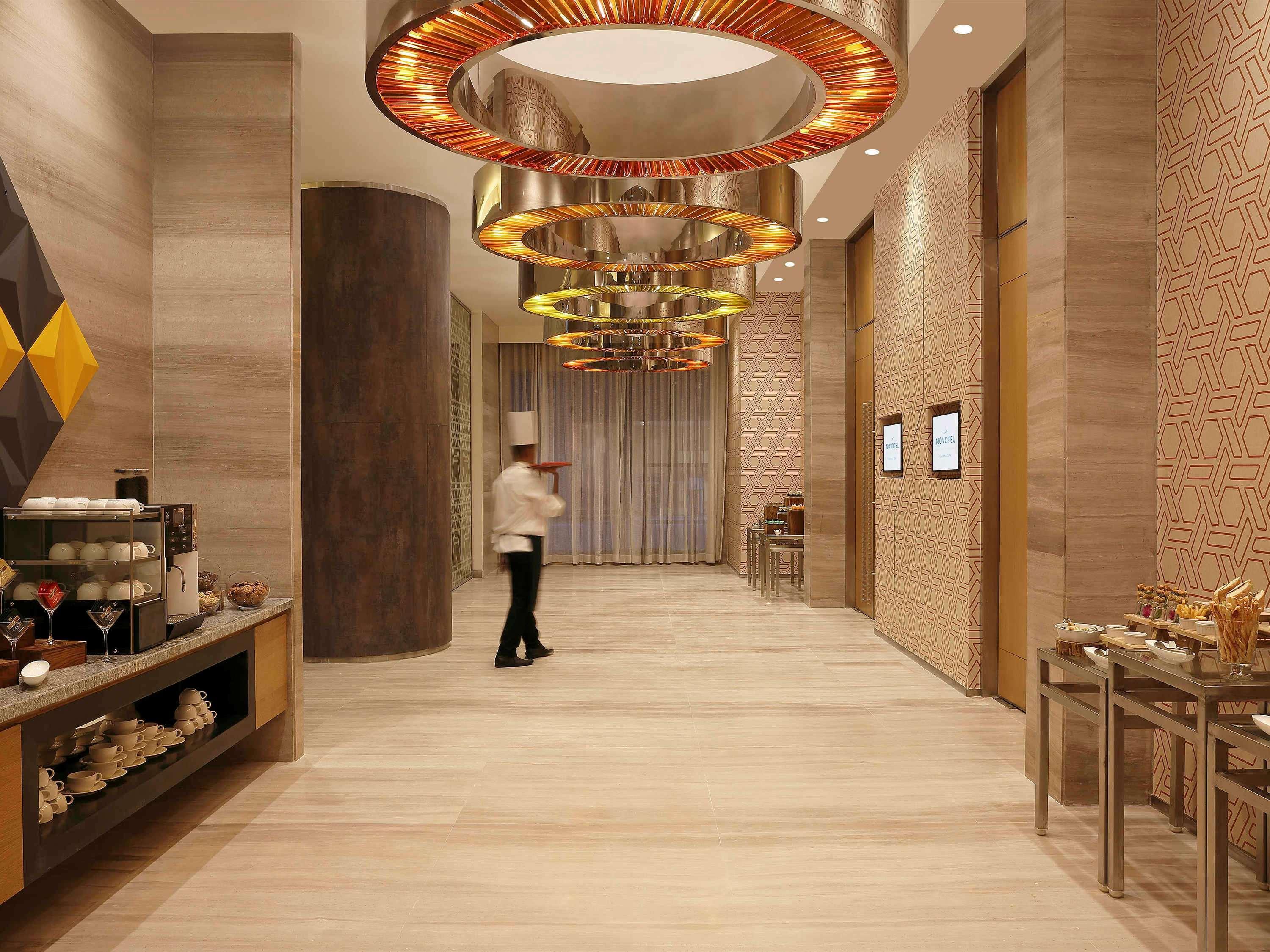 Novotel Chennai Sipcot 외부 사진 The lobby