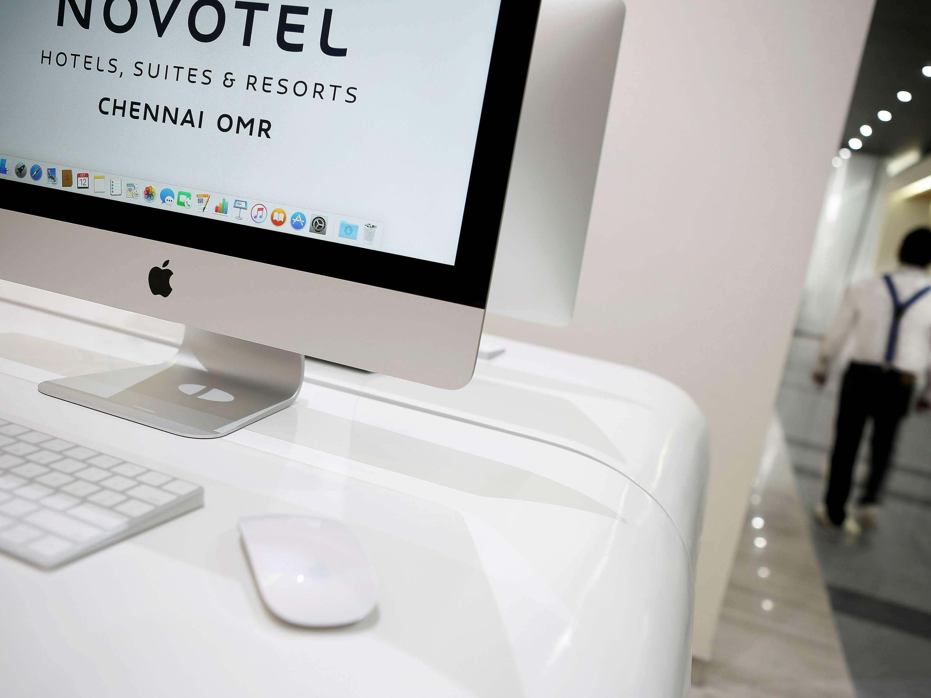 Novotel Chennai Sipcot 외부 사진 A computer at a Novotel hotel in India