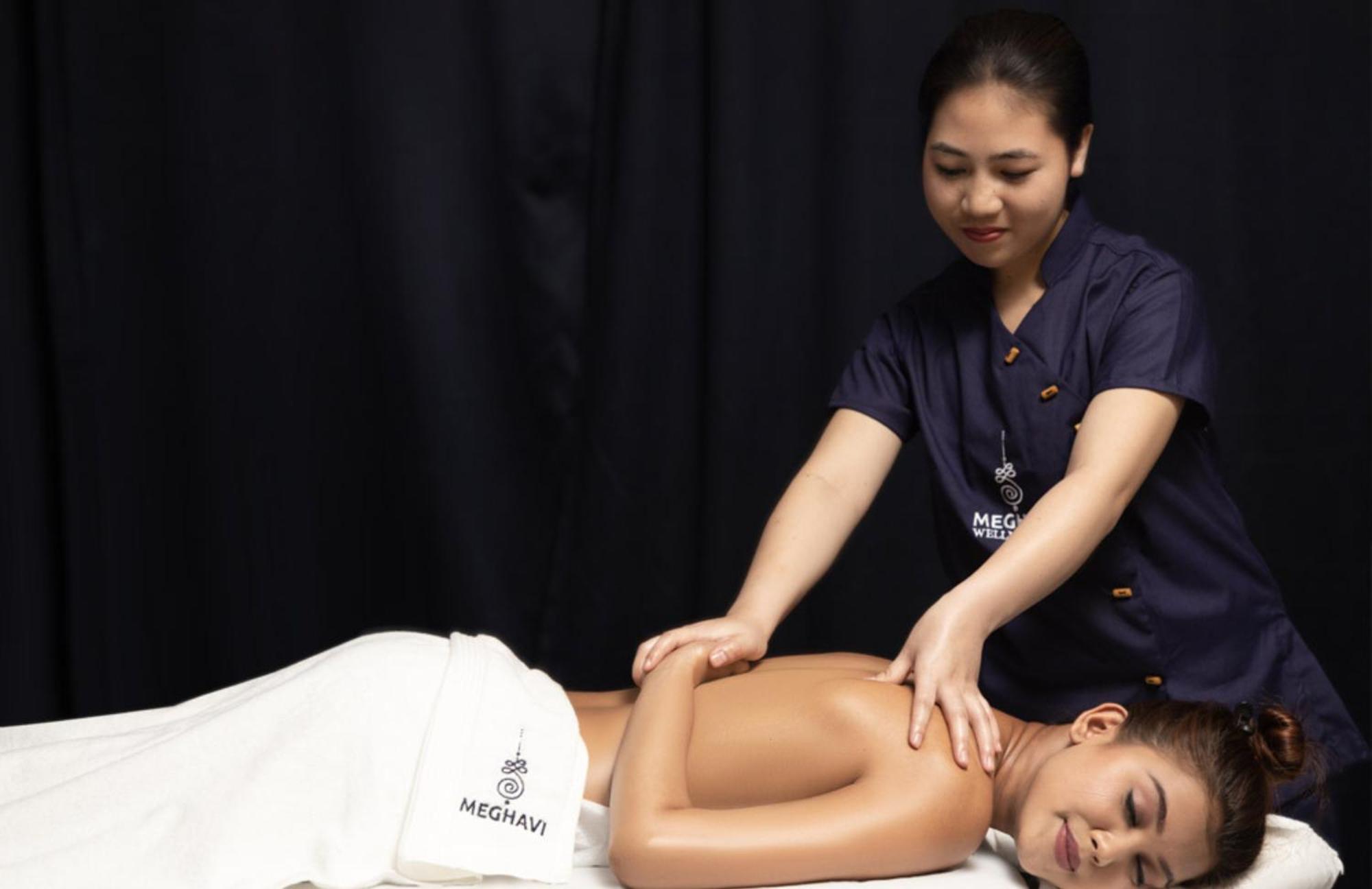 Novotel Chennai Sipcot 외부 사진 Thai massage