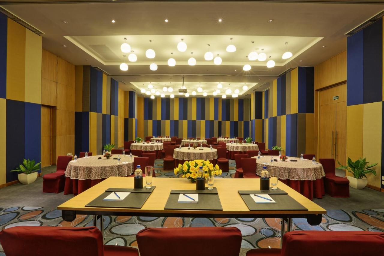 Novotel Chennai Sipcot 외부 사진 Meeting room