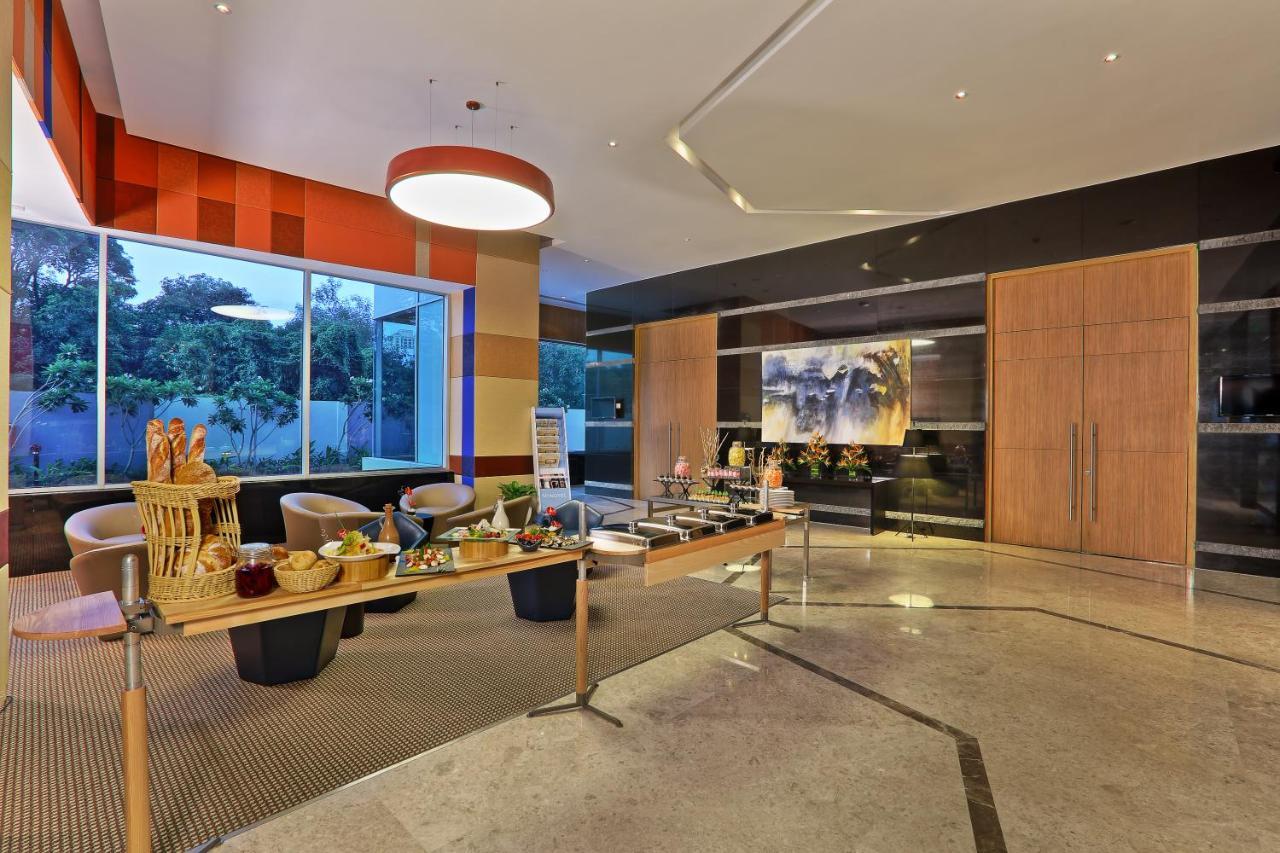 Novotel Chennai Sipcot 외부 사진 The lobby