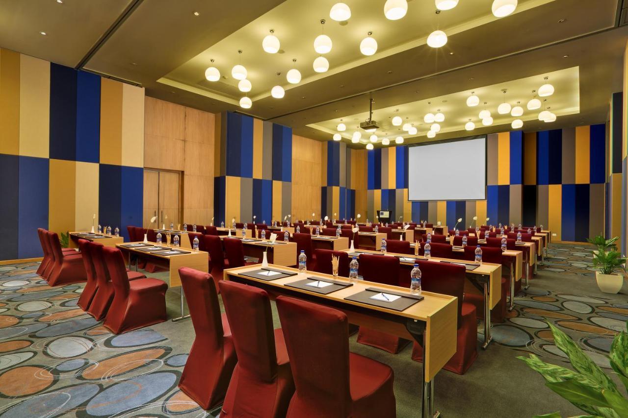 Novotel Chennai Sipcot 외부 사진 Meeting room