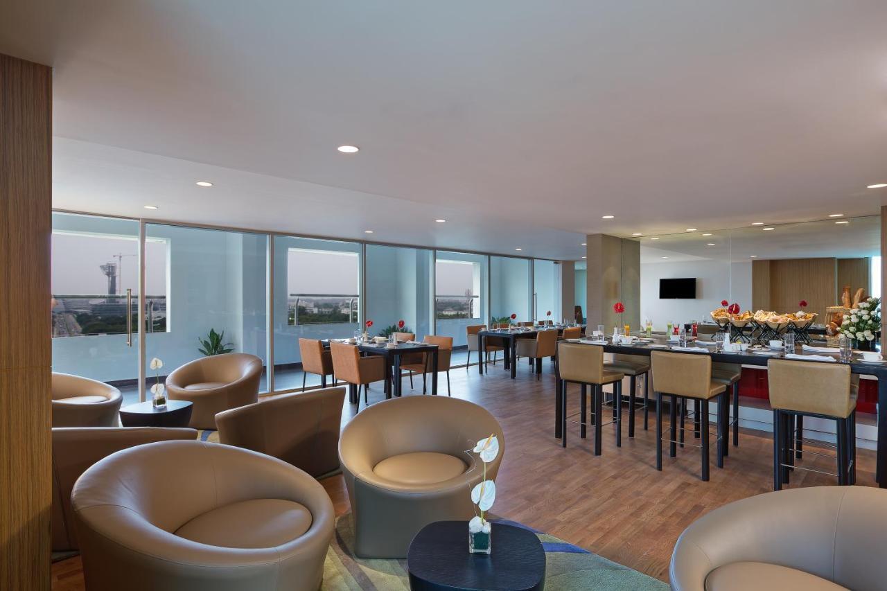 Novotel Chennai Sipcot 외부 사진 The lounge at the airport