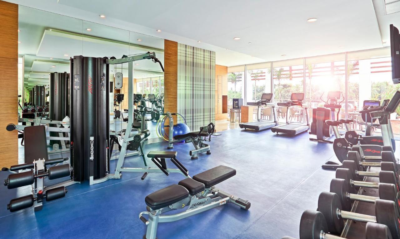 Novotel Chennai Sipcot 외부 사진 The gym at the InterContinental